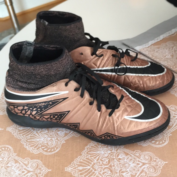 nike hypervenom size 5